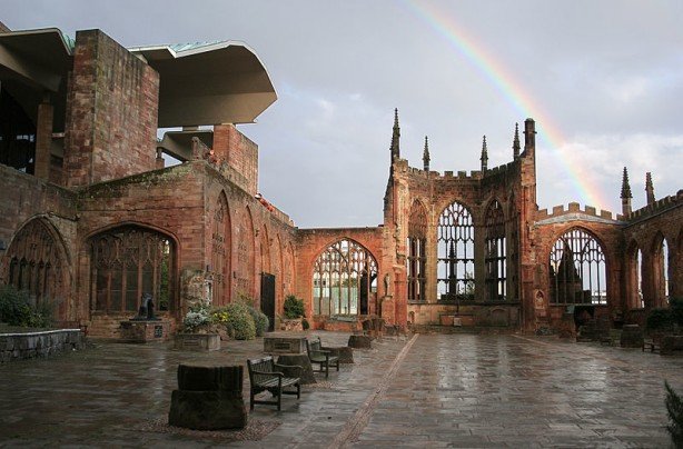 Coventry_Cathedral_Ruins_with_Rainbow